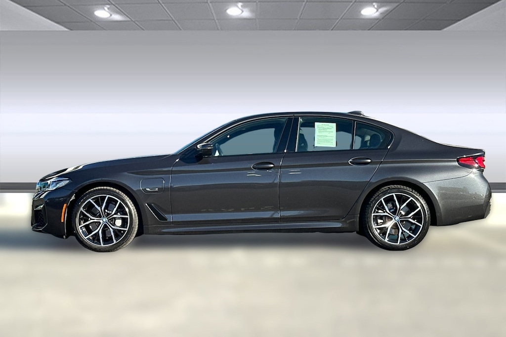Used 2022 BMW 530e  Sedan