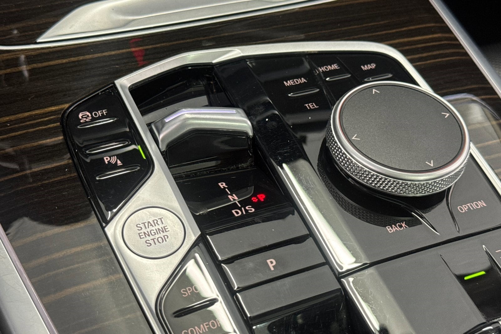 2025 BMW X7 40i - Photo 25