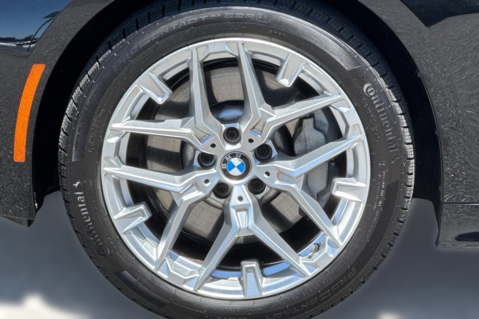 2025 BMW 3 Series 330i - Photo 12