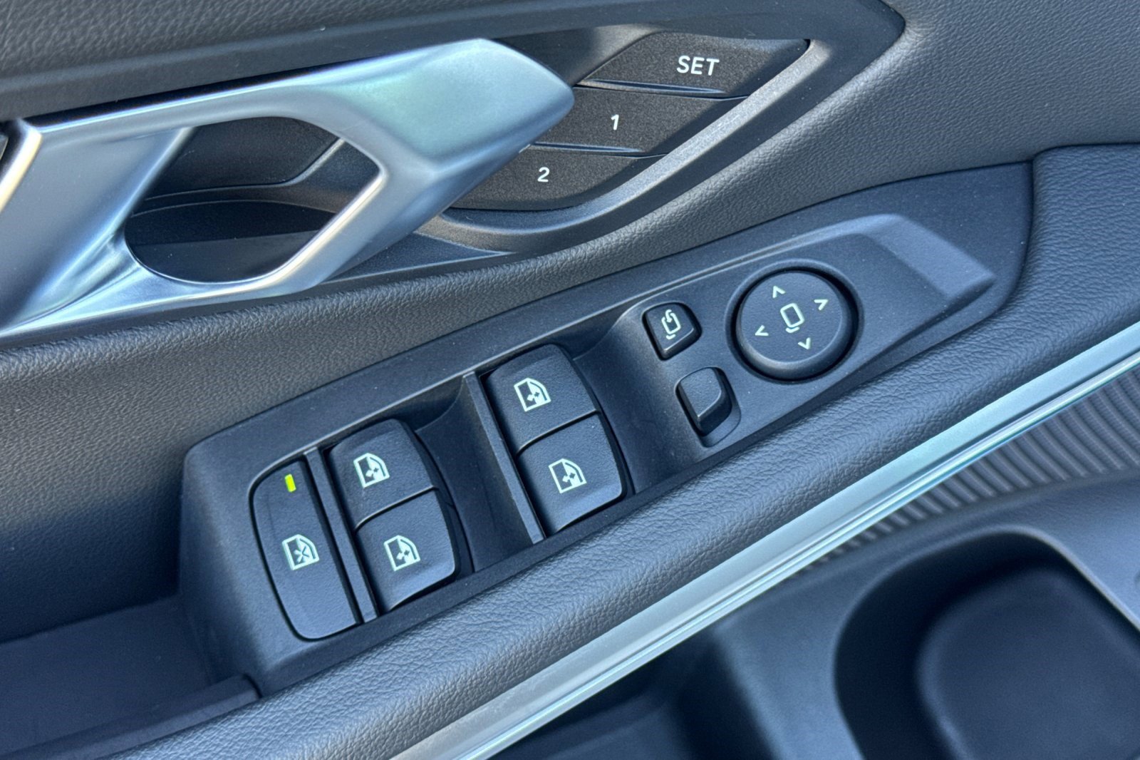2025 BMW 3 Series 330i - Photo 12