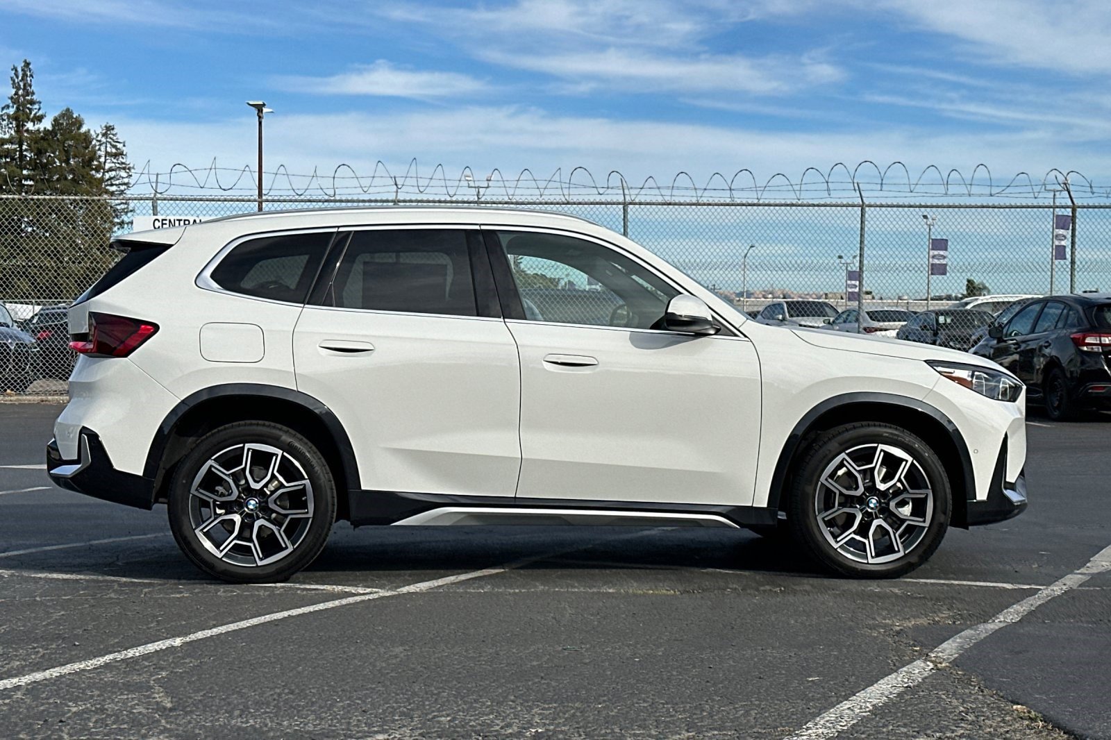 2025 Bmw X1 XDrive28i photo 4