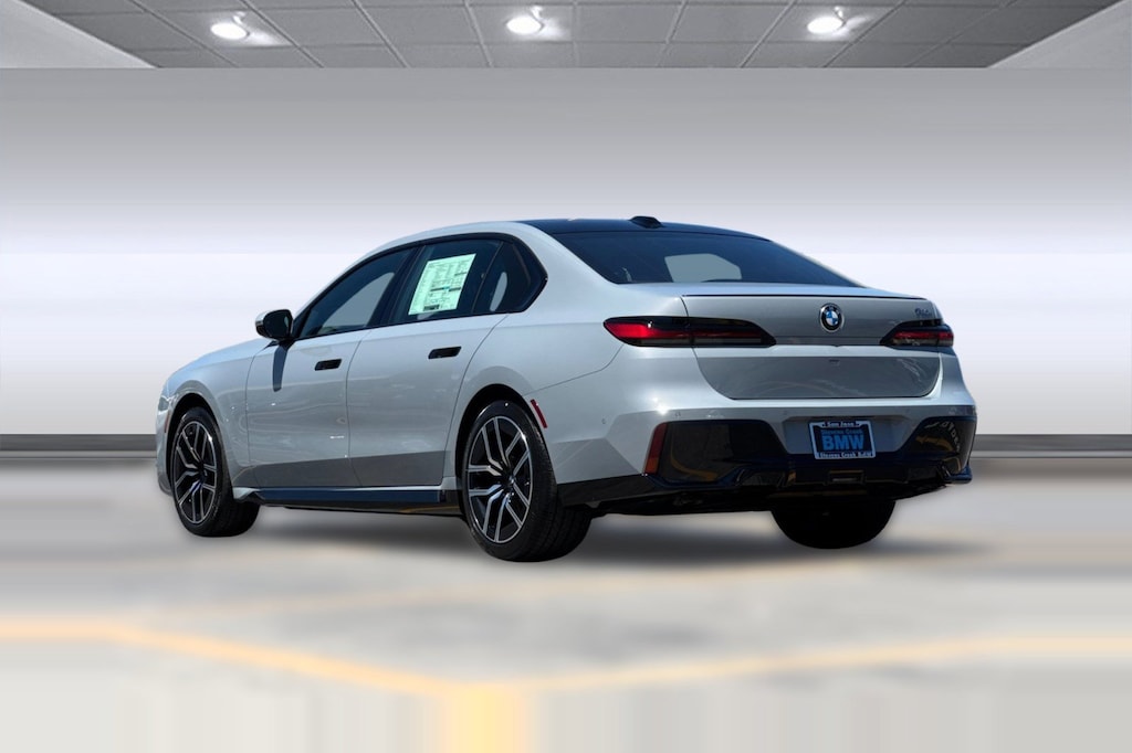 New 2025 BMW 740i Sedan