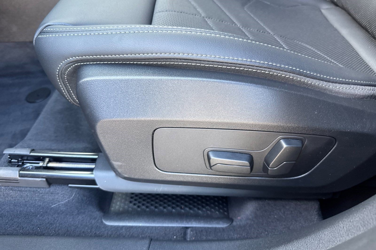 2025 BMW X1 28i - Photo 13