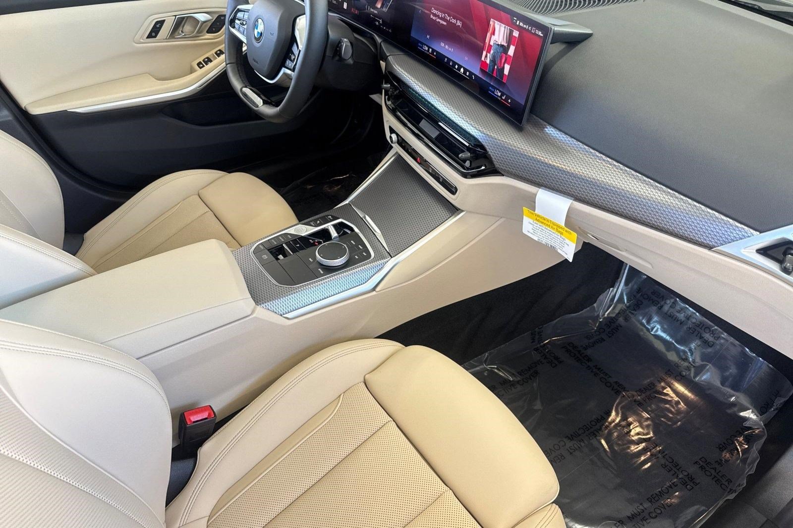 2025 BMW 3 Series 330i - Photo 31