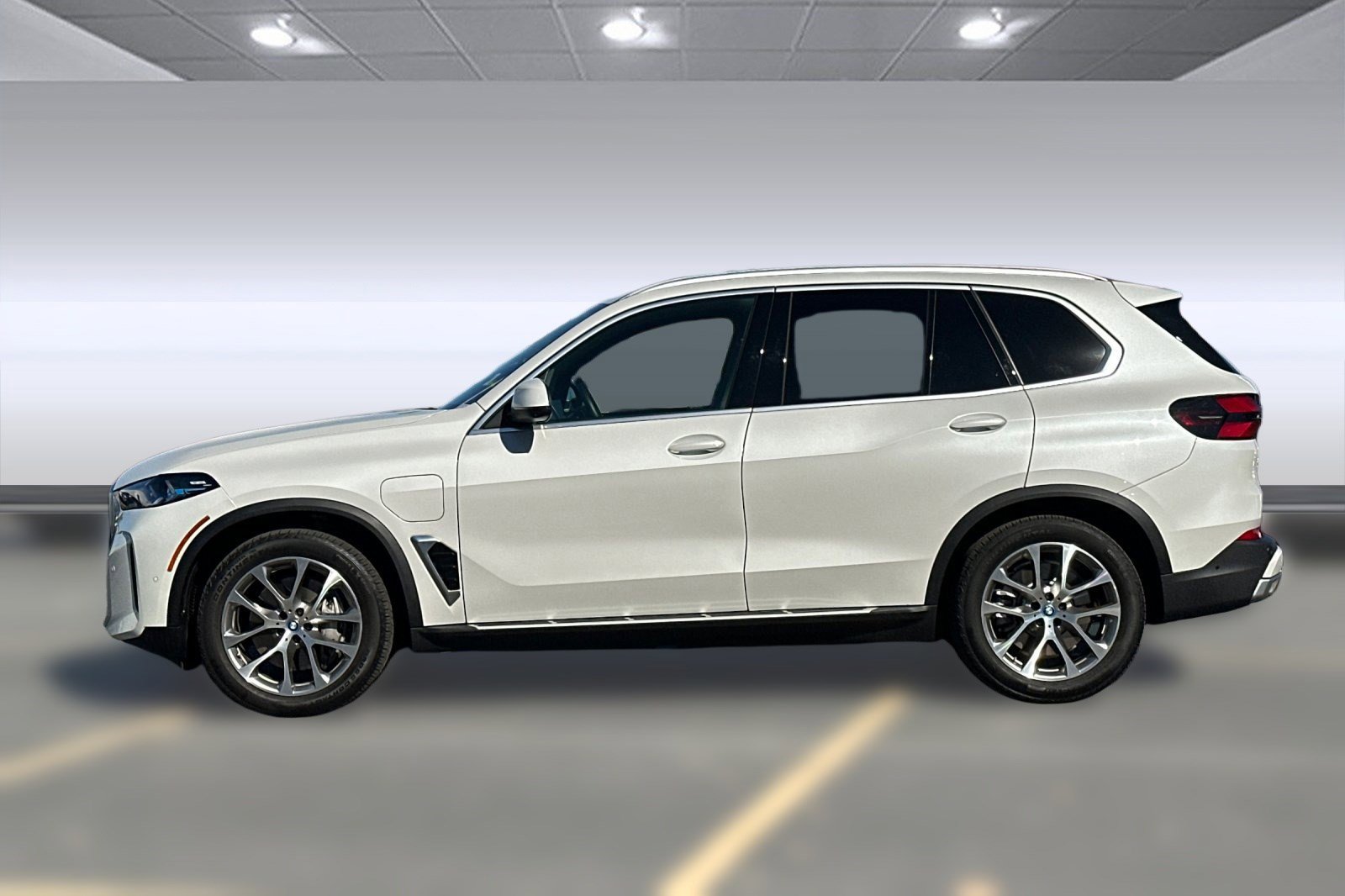 2025 Bmw X5 xDrive50e photo 2