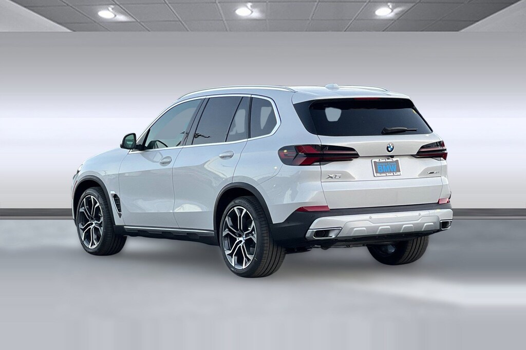 New 2026 BMW X5 xDrive40i SUV