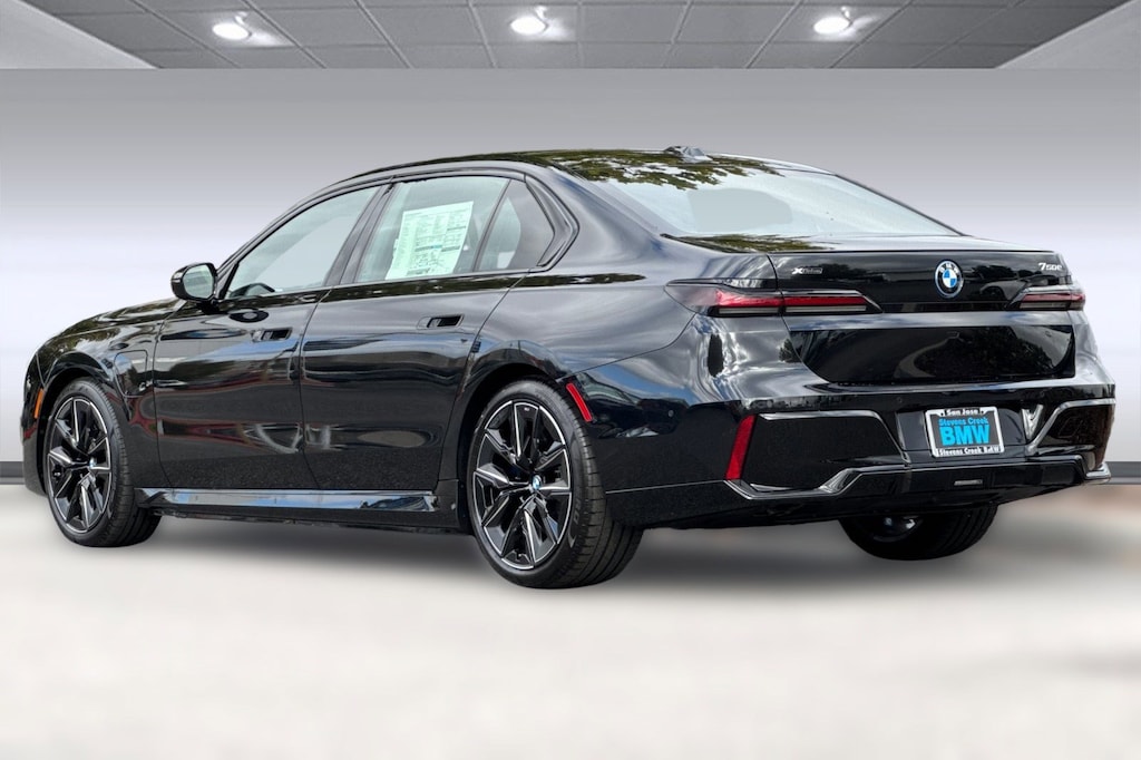 New 2026 BMW 750e xDrive Sedan