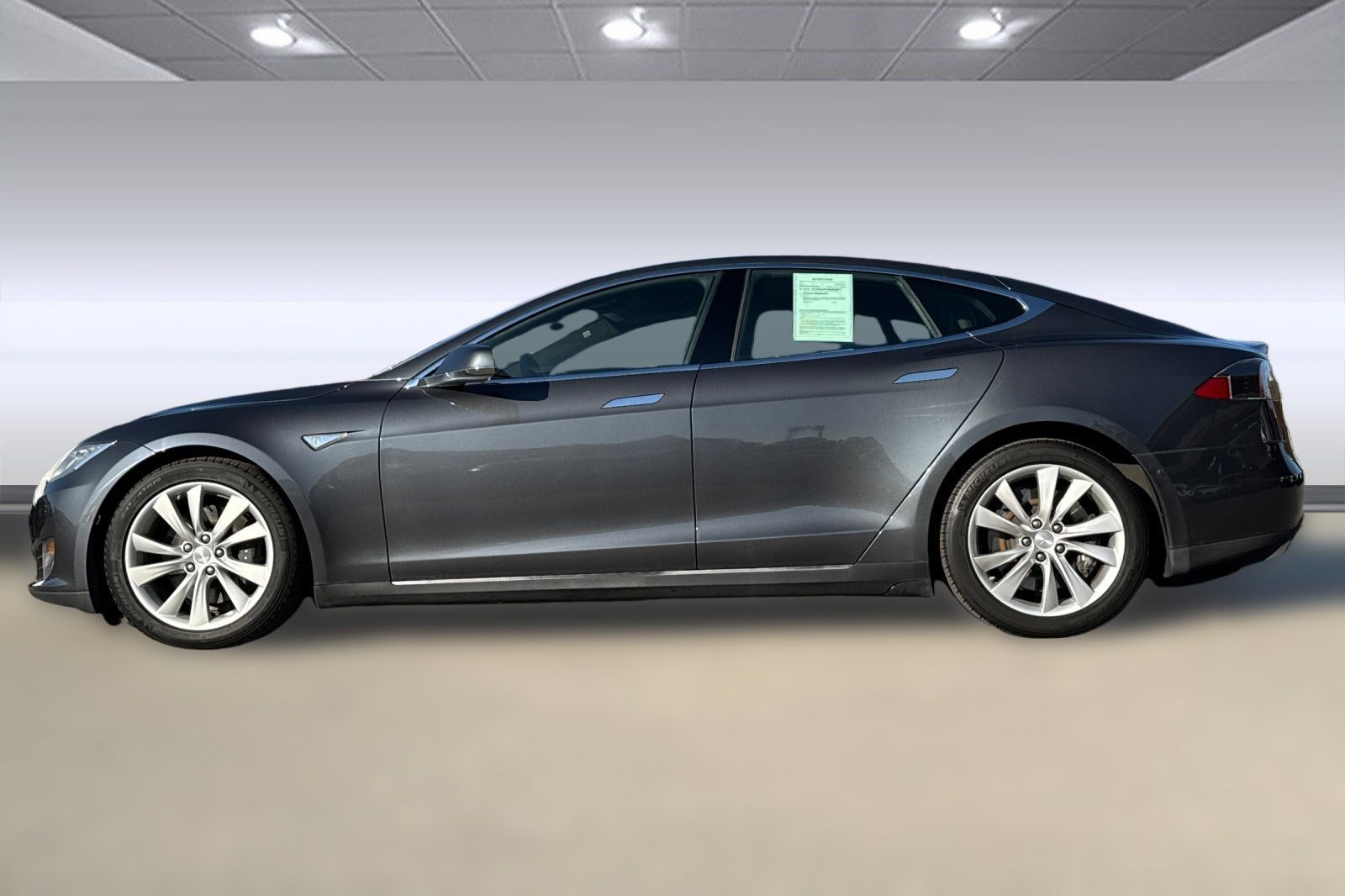 2015 Tesla Model S photo 2