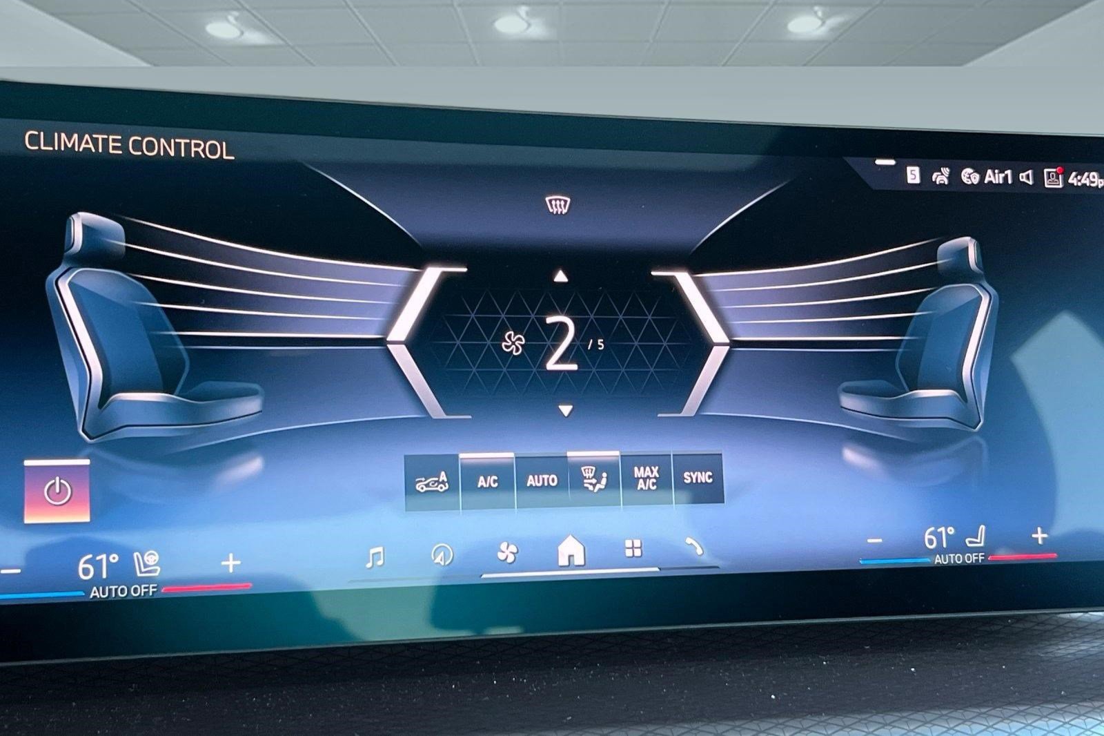 2025 BMW 3 Series 330i - Photo 19