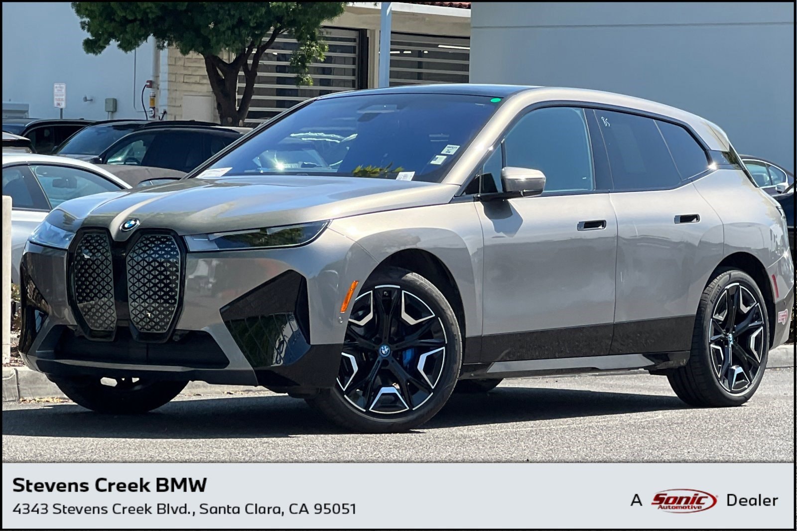 2024 BMW iX xDrive50's photo