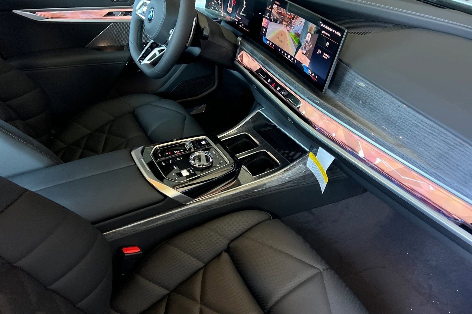 2025 BMW 7 Series 740i - Photo 22