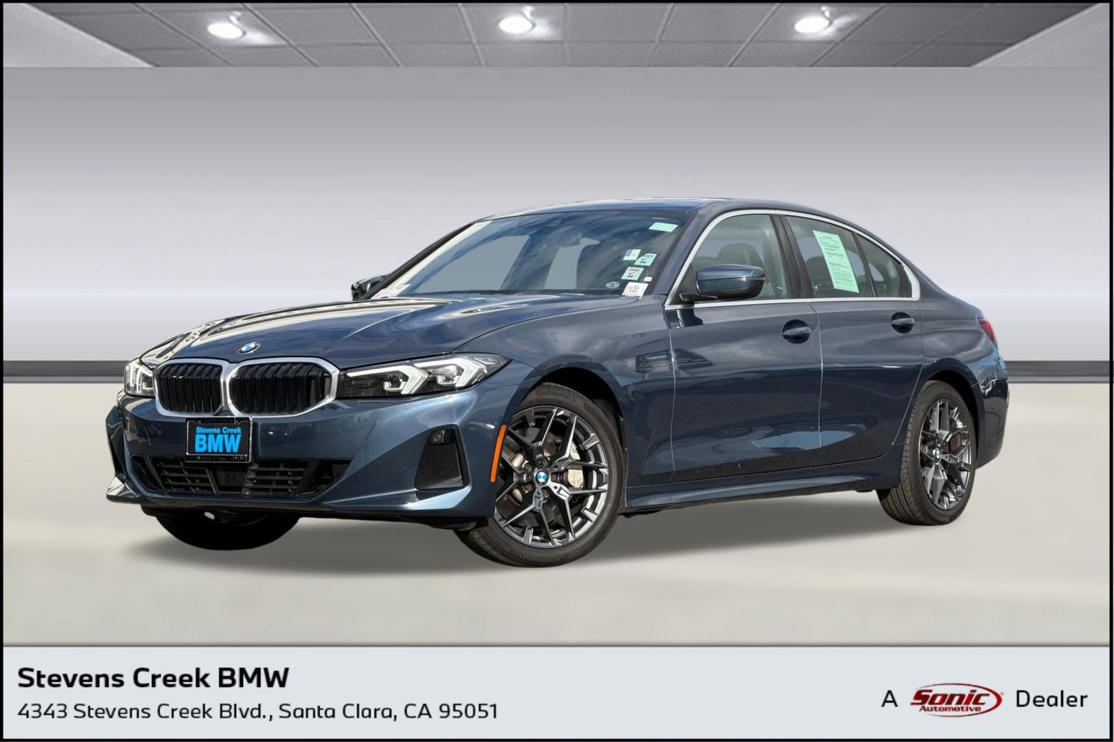 2025 BMW 3 Series 330i's photo