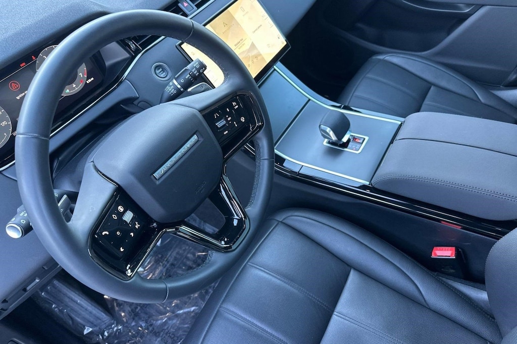 Used 2024 Land Rover Range Rover Evoque Dynamic SE SUV