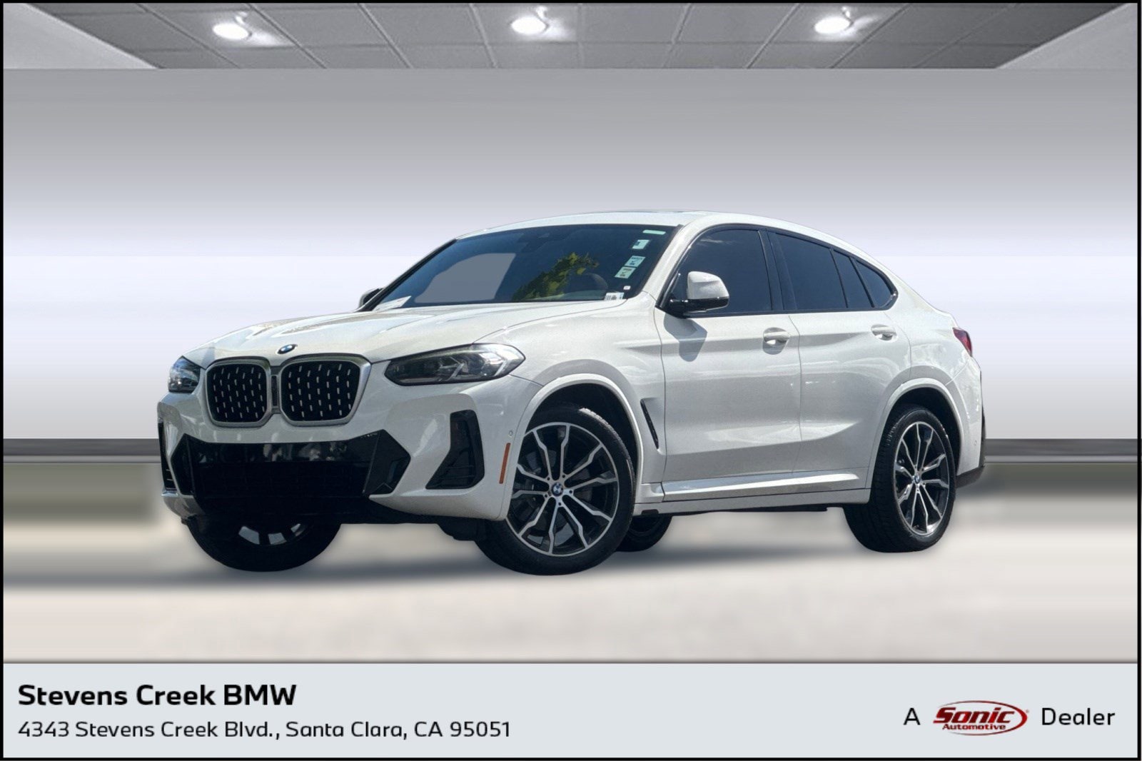 2022 BMW X4 xDrive30i's photo