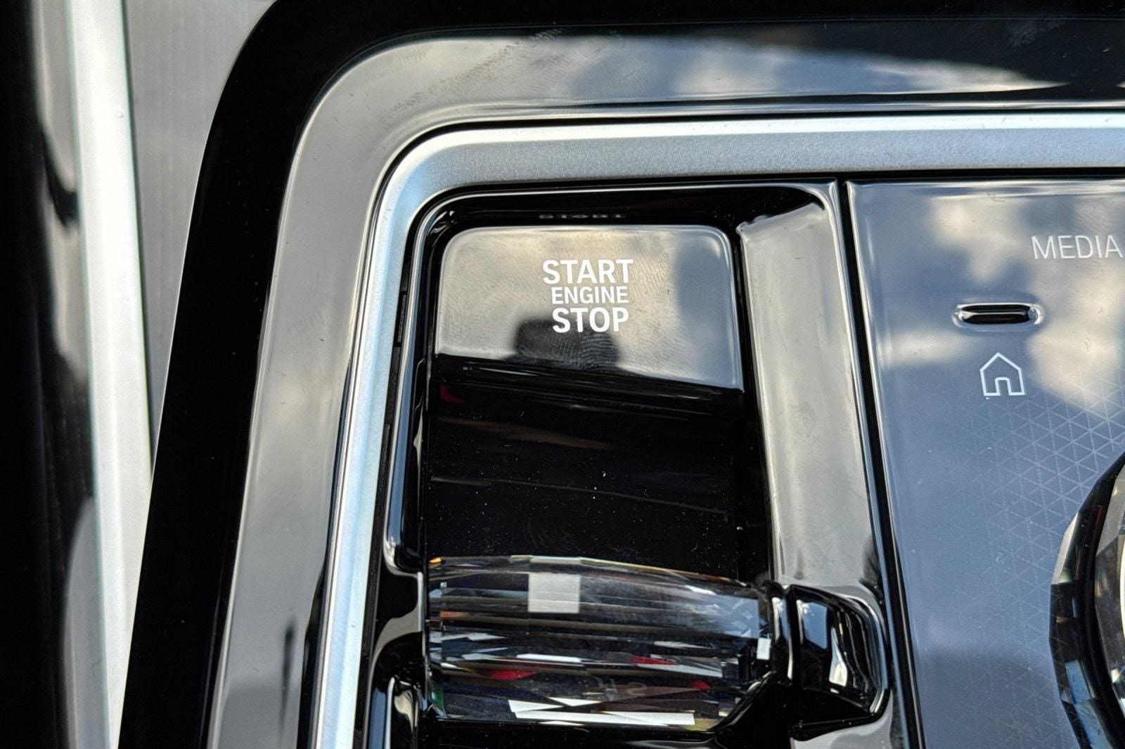 2026 BMW 7 Series 750e - Photo 19