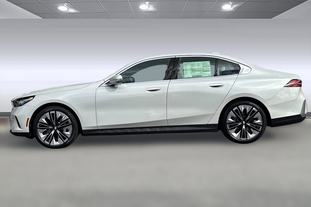 New 2026 BMW 530i xDrive Sedan