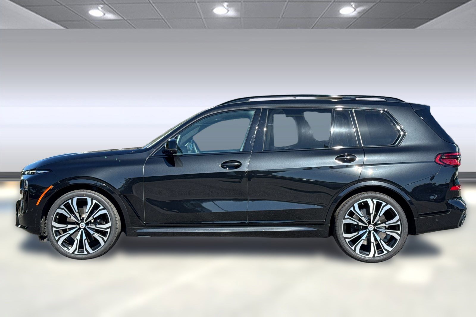 2023 Bmw X7 M60i photo 2