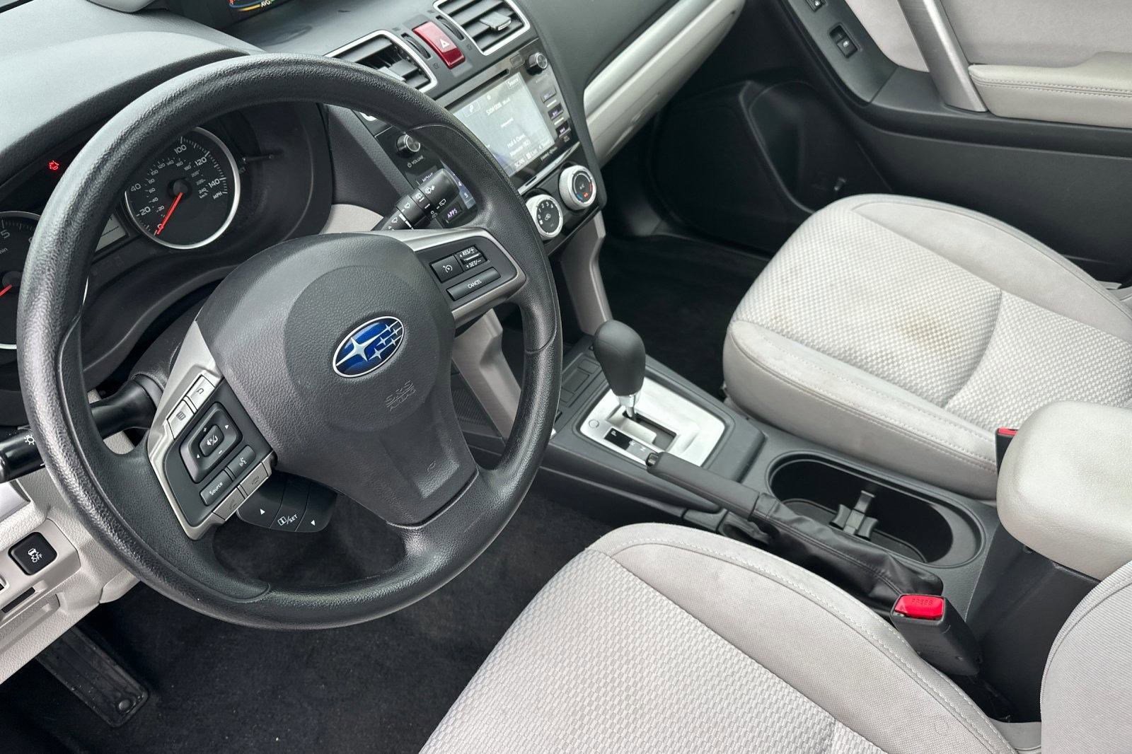 2016 Subaru Forester 2.5i Premium photo 4