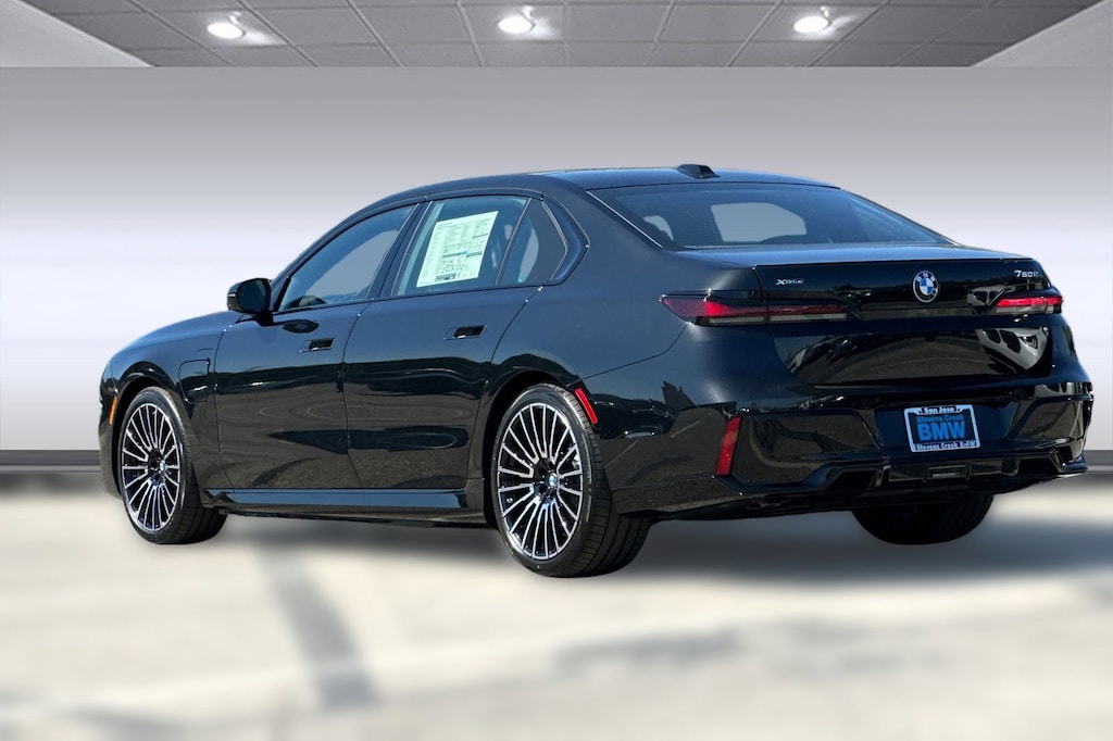 New 2026 BMW 750e xDrive Sedan