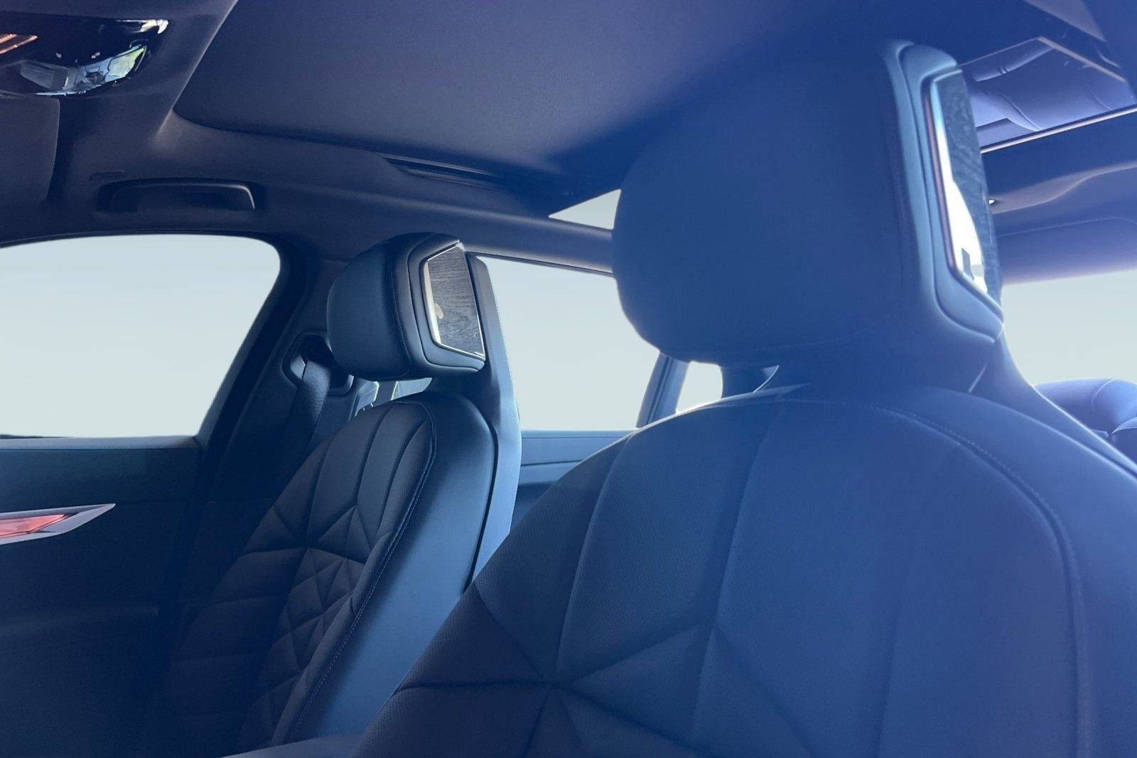 2025 BMW 7 Series 740i - Photo 15