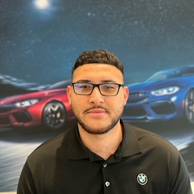 Staff member Harres Asefi from ID_5a53db99e5ba