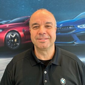 Staff member Petar Petrov from ID_5a53db99e5ba