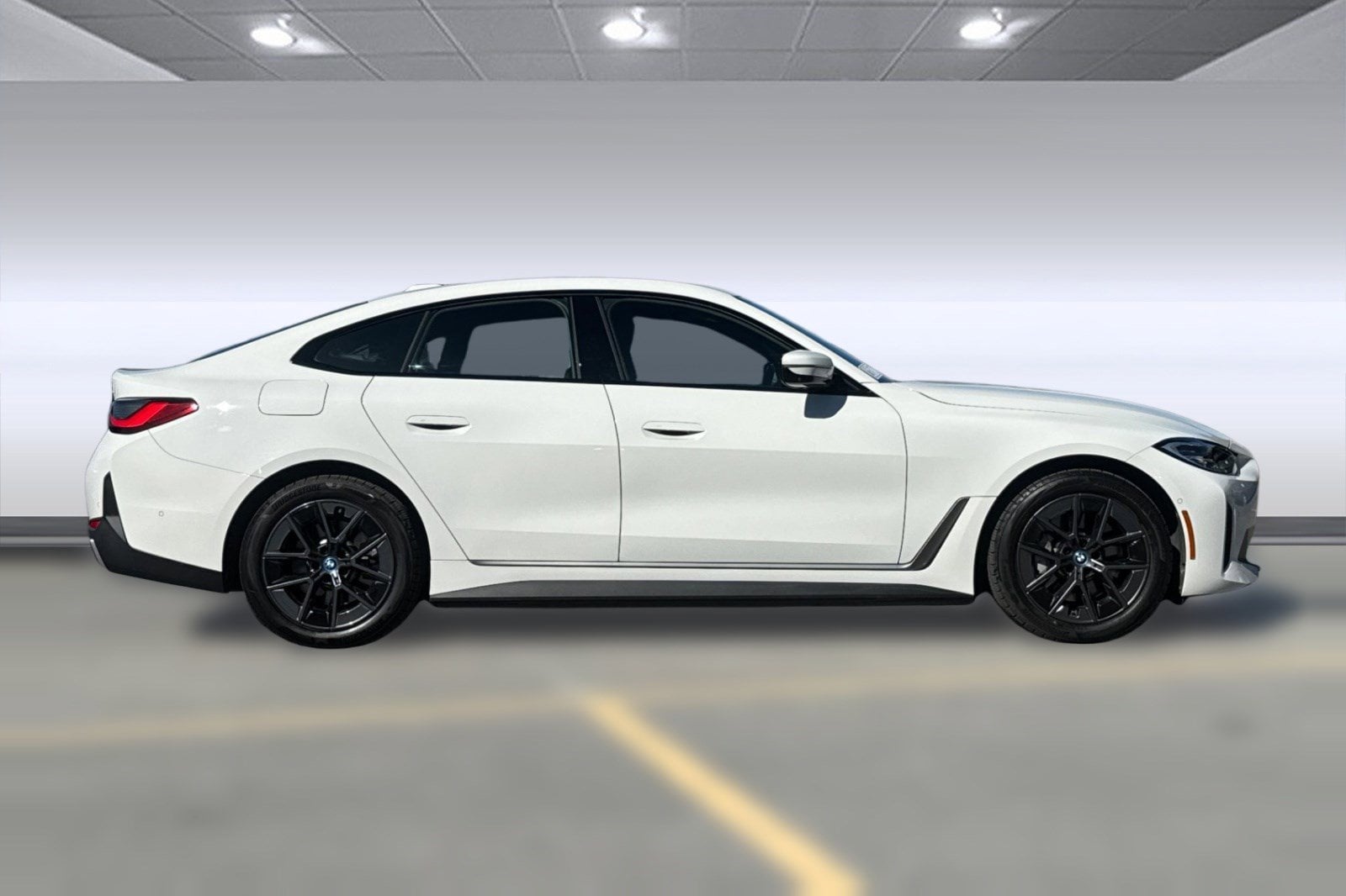 2023 BMW i4 eDrive35 photo 6