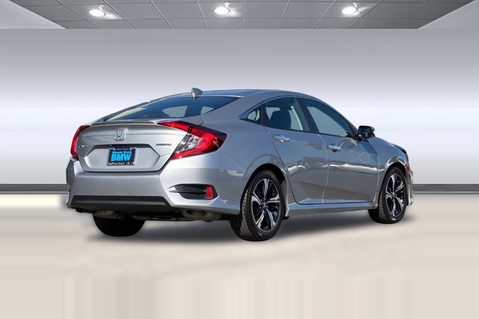 2017 Honda Civic Touring photo 3
