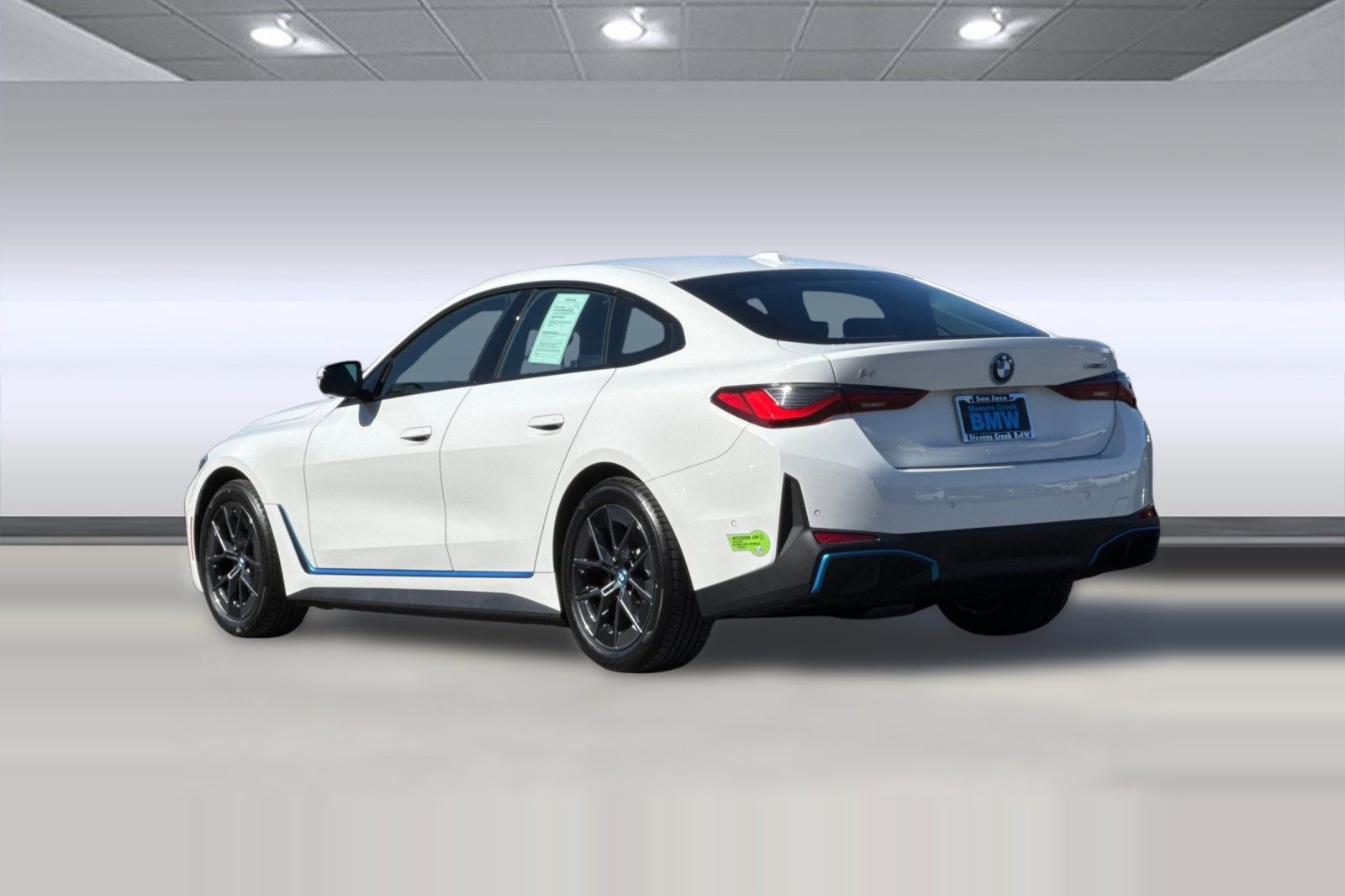 2023 BMW i4 eDrive35 photo 2