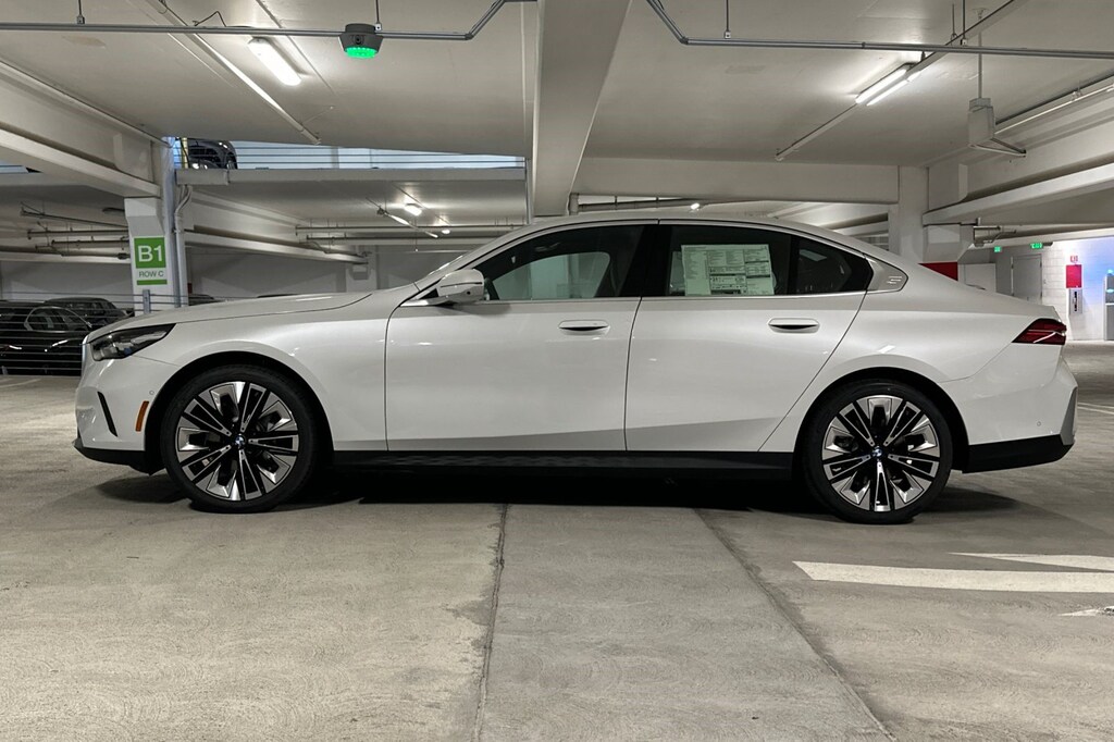 New 2027 BMW 530i Sedan
