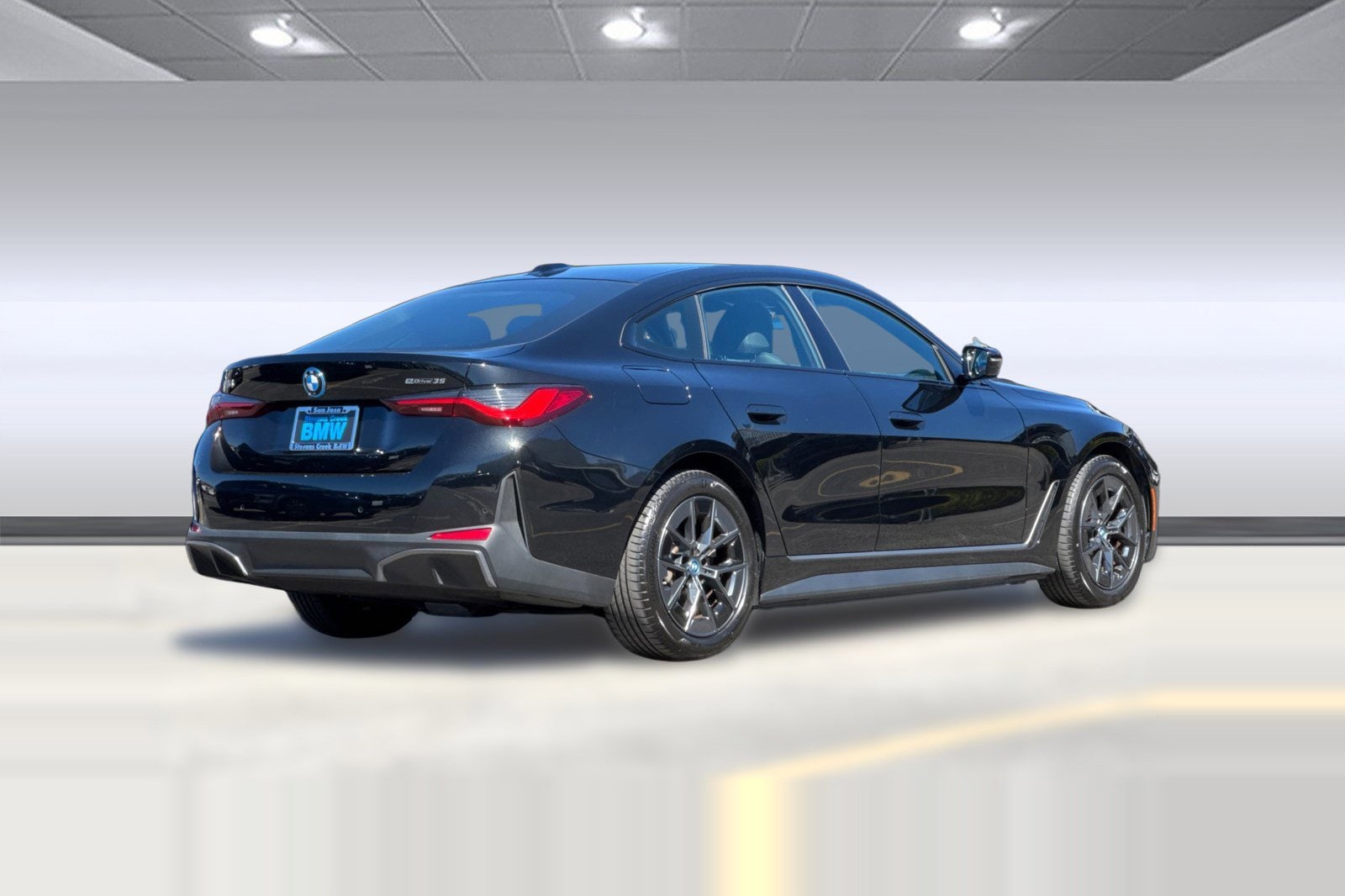 2023 BMW i4 eDrive35 photo 3