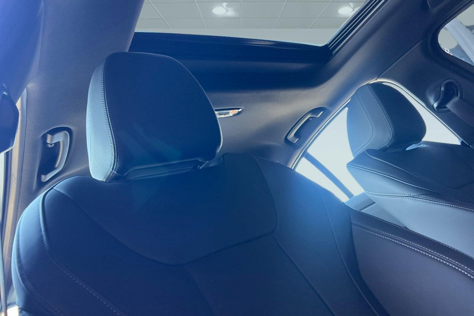 2025 BMW 3 Series 330i - Photo 24