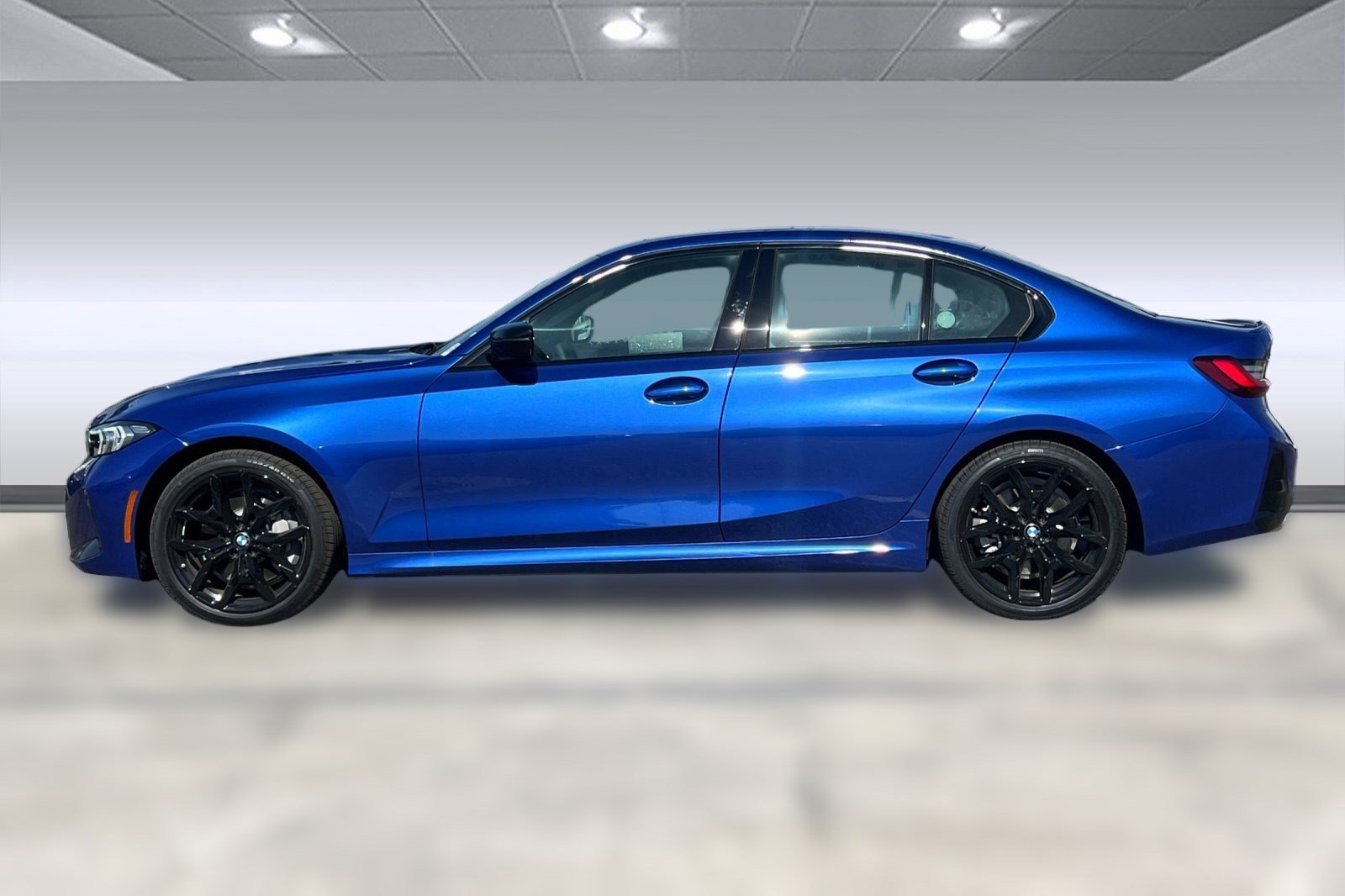 2025 Bmw 330i xDrive Sedan photo 2