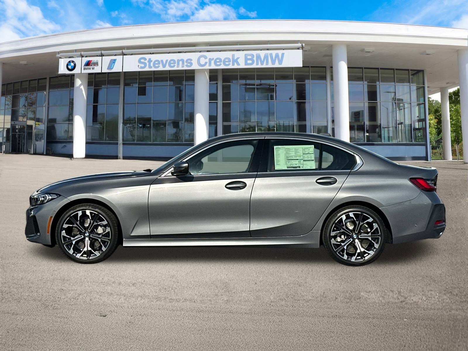 2025 Bmw 330i Sedan photo 2