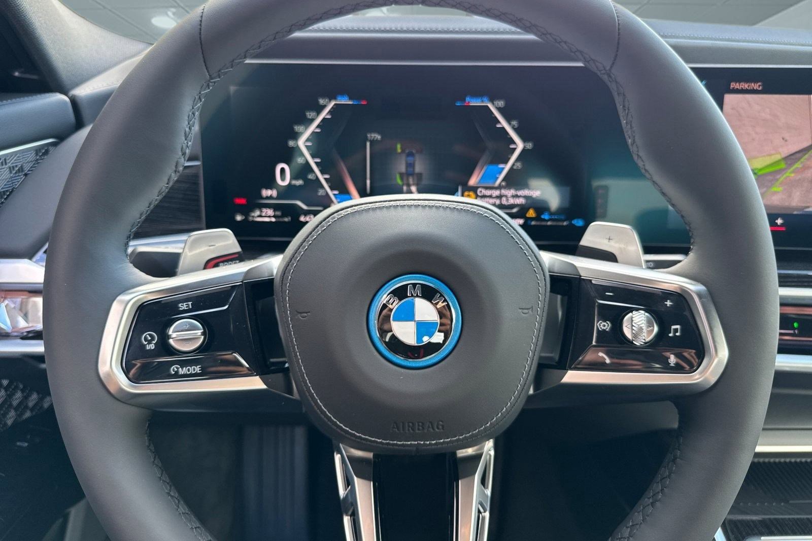 2026 BMW 7 Series 750e - Photo 14