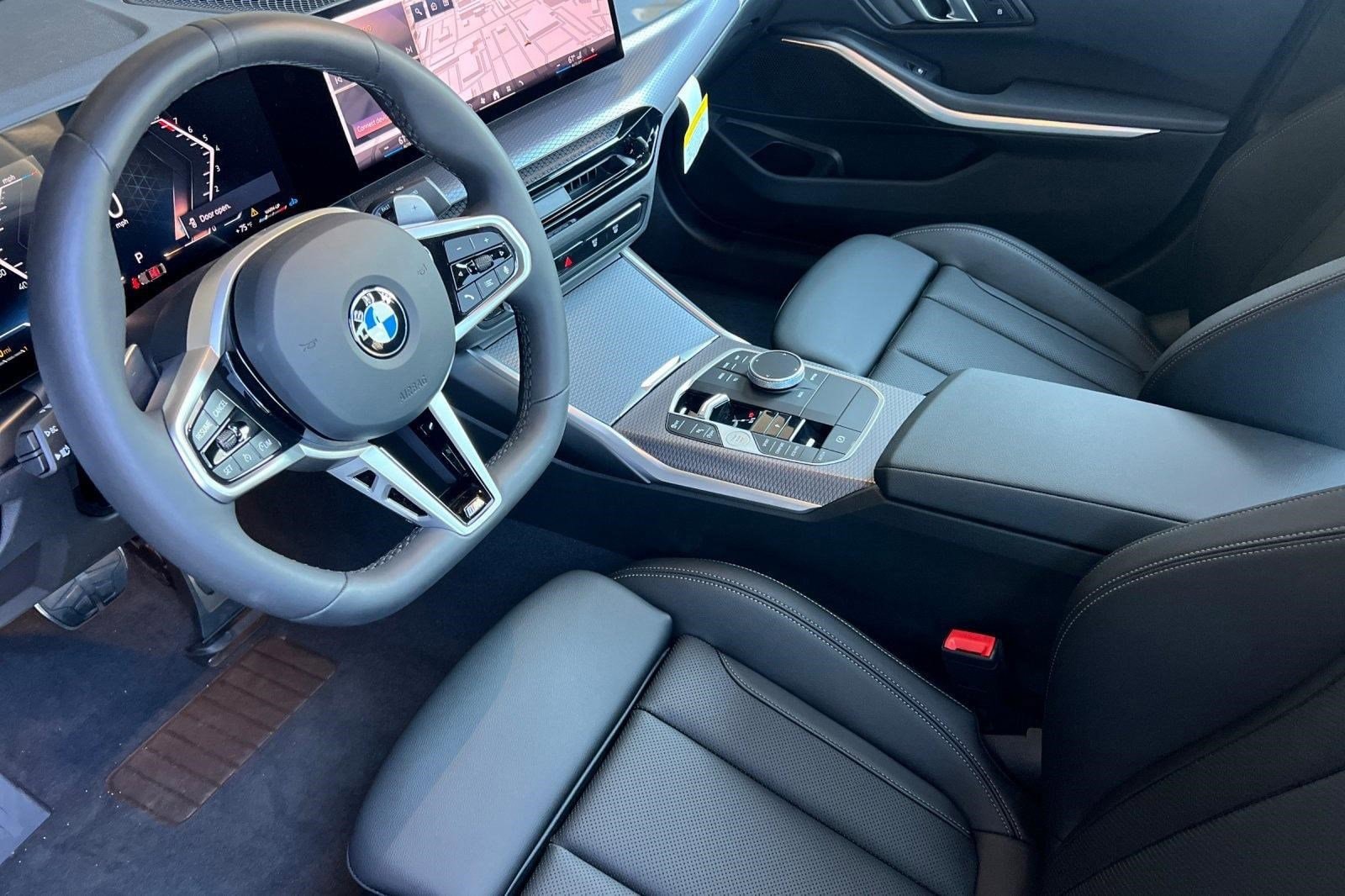 2025 BMW 3 Series 330i - Photo 4