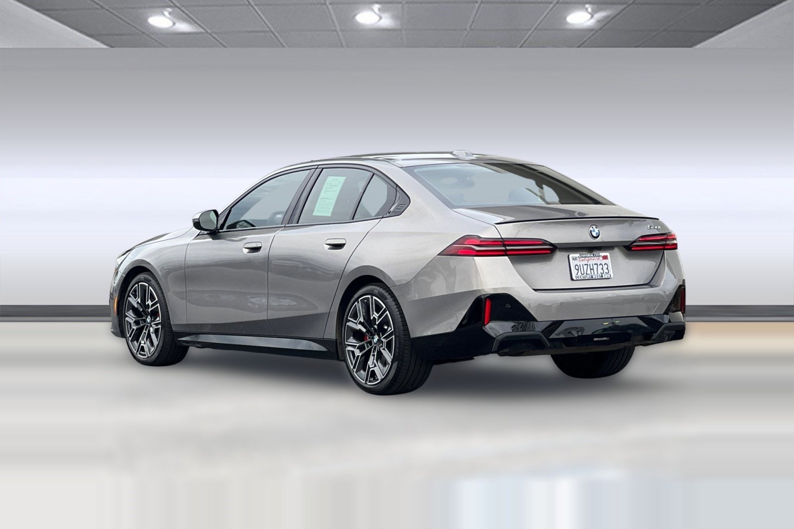 2026 BMW 530i photo 2