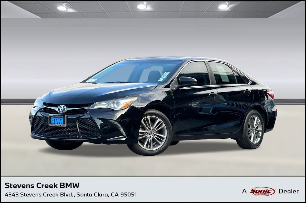 Used 2016 Toyota Camry SE Sedan