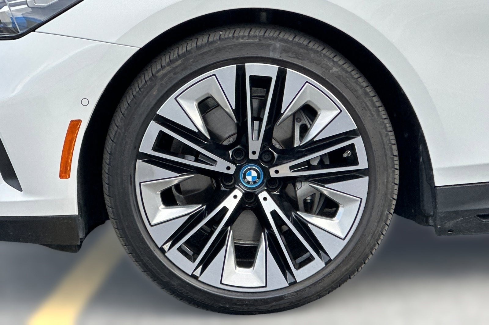 2025 BMW i5 40 - Photo 12