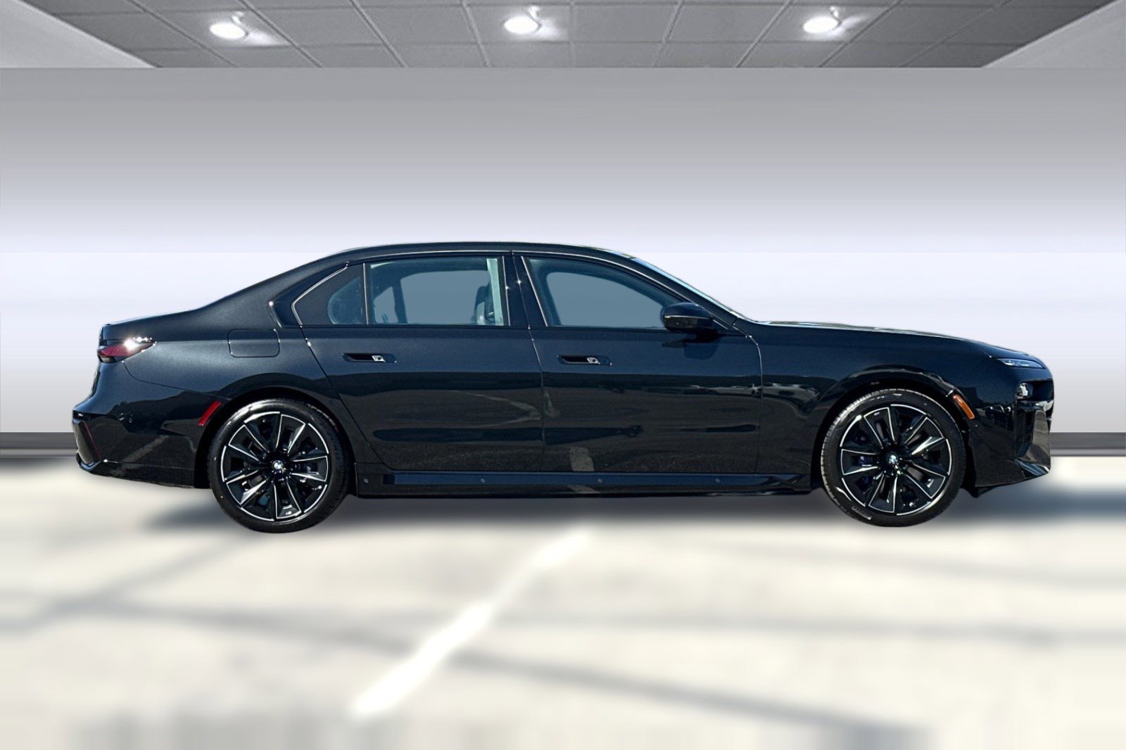 2026 BMW 7 Series 750e - Photo 8