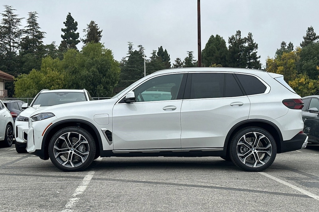 New 2026 BMW X5 PHEV xDrive50e SUV