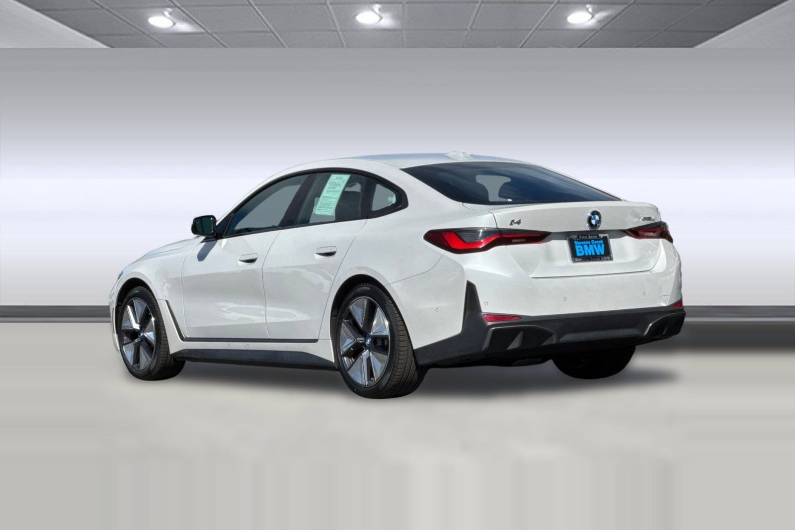 2023 BMW i4 eDrive35 photo 2