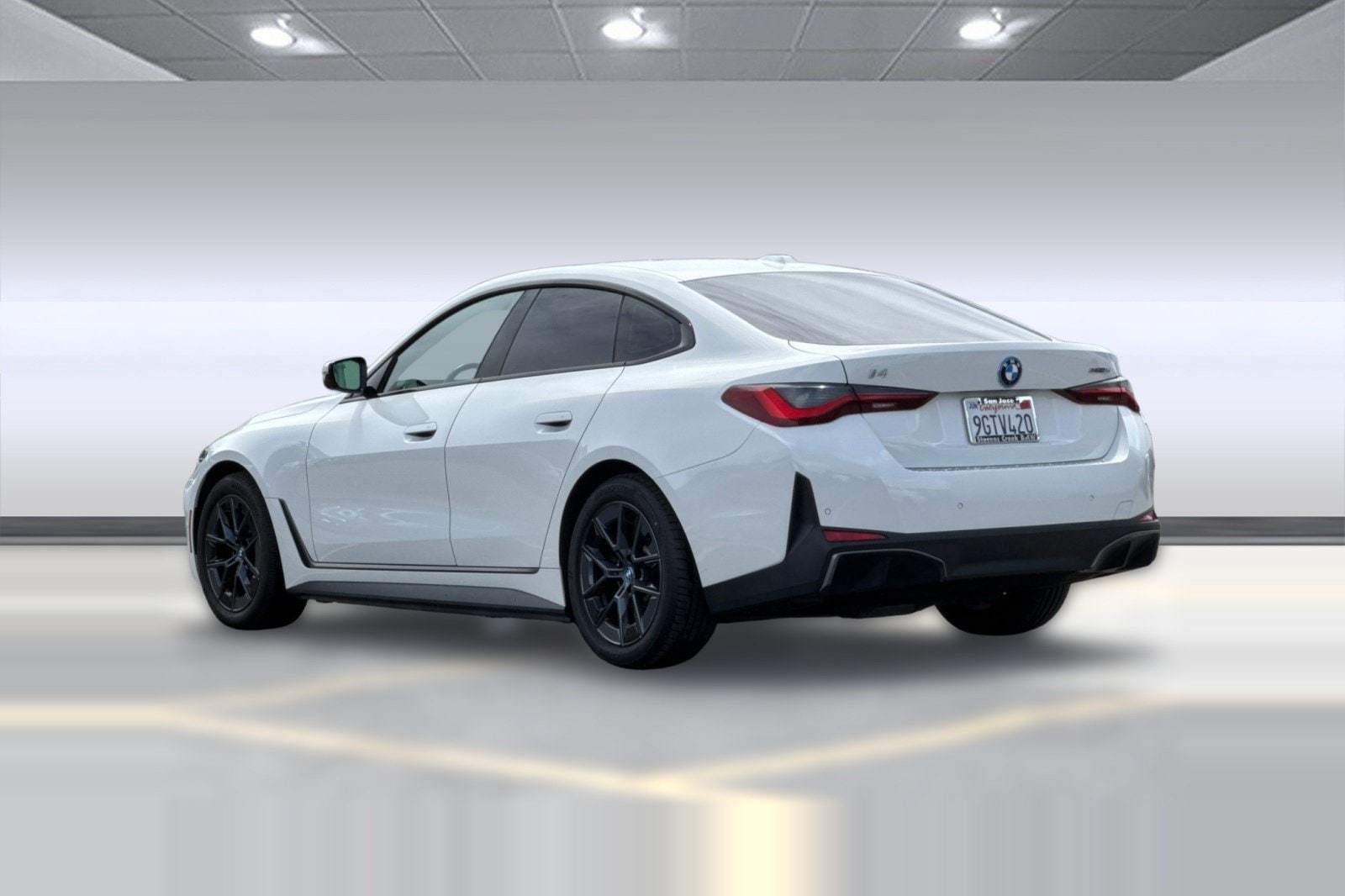 2023 BMW i4 35 - Photo 3