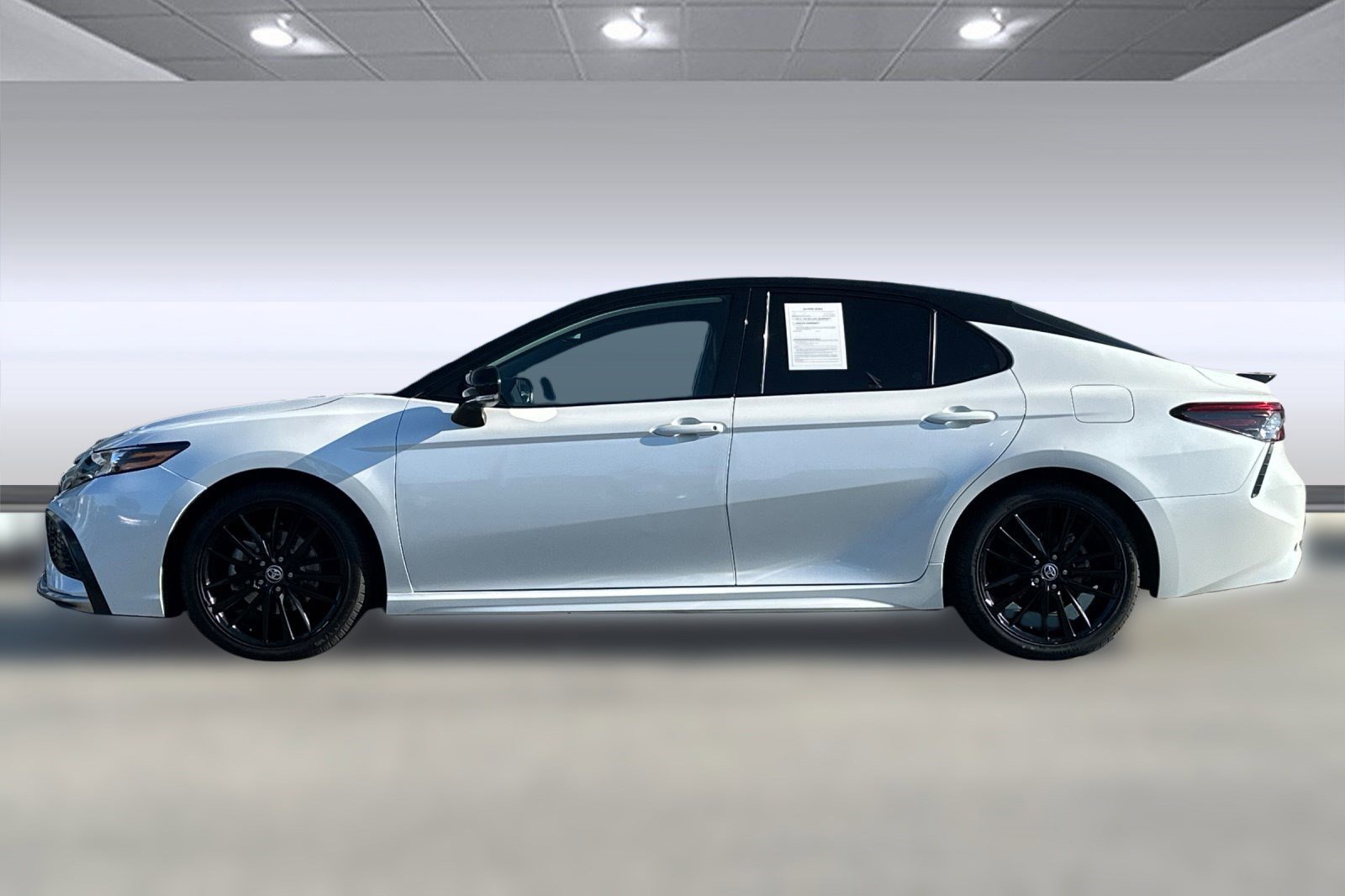 2023 Toyota Camry XSE photo 2