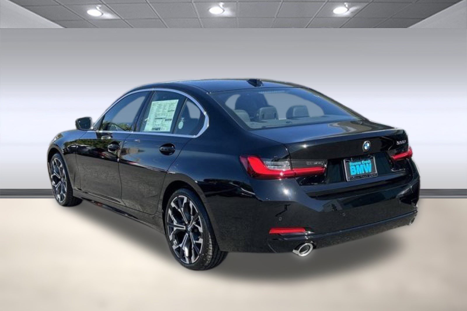 2025 Bmw 330i Sedan photo 3