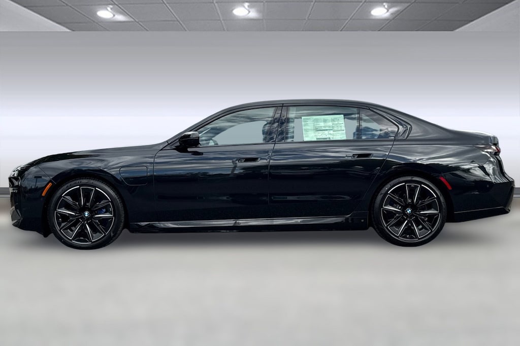 New 2026 BMW 750e xDrive Sedan