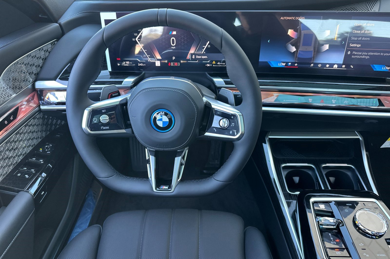 2026 BMW 7 Series 750e - Photo 26
