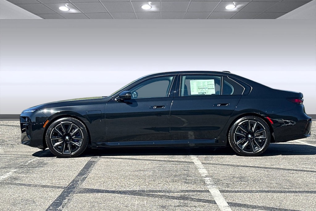 New 2026 BMW 750e xDrive Sedan