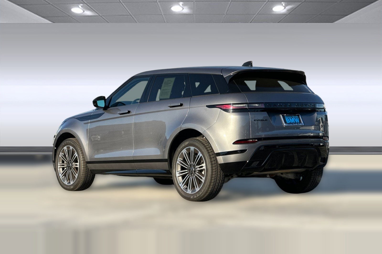 2024 Land Rover Range Rover Evoque Dynamic SE photo 2