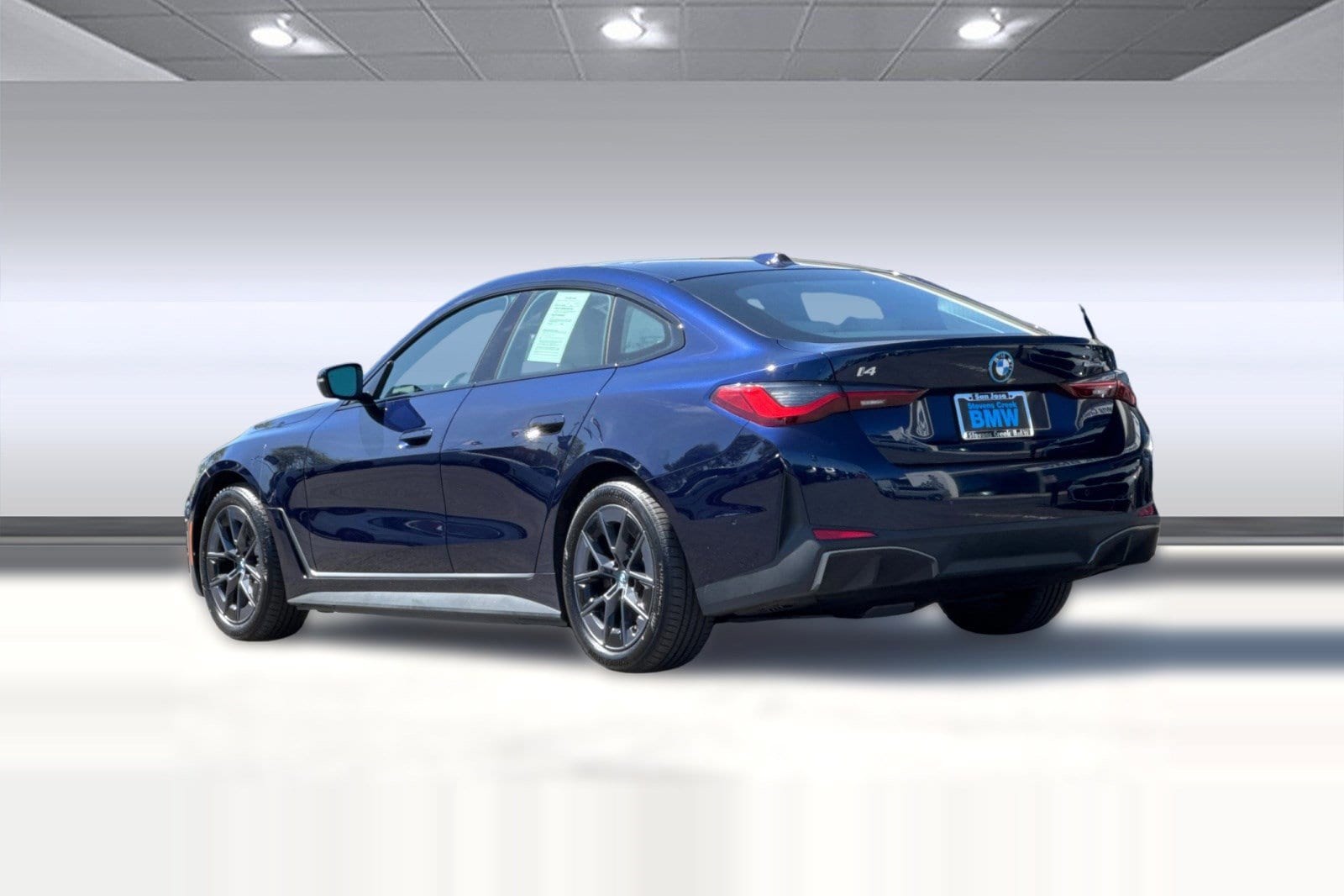 2023 BMW i4 eDrive35 photo 2